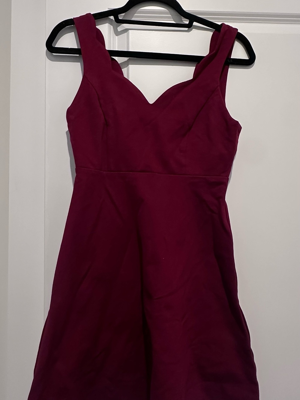 Sleeveless Scallop Neck Bodycon Mini Dress in Berry